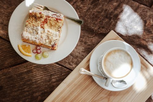Dorfbäckerei Donaubauer - Kaffe und Kuchen
